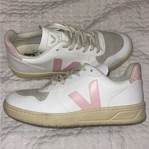 V-10 Veja sneakers